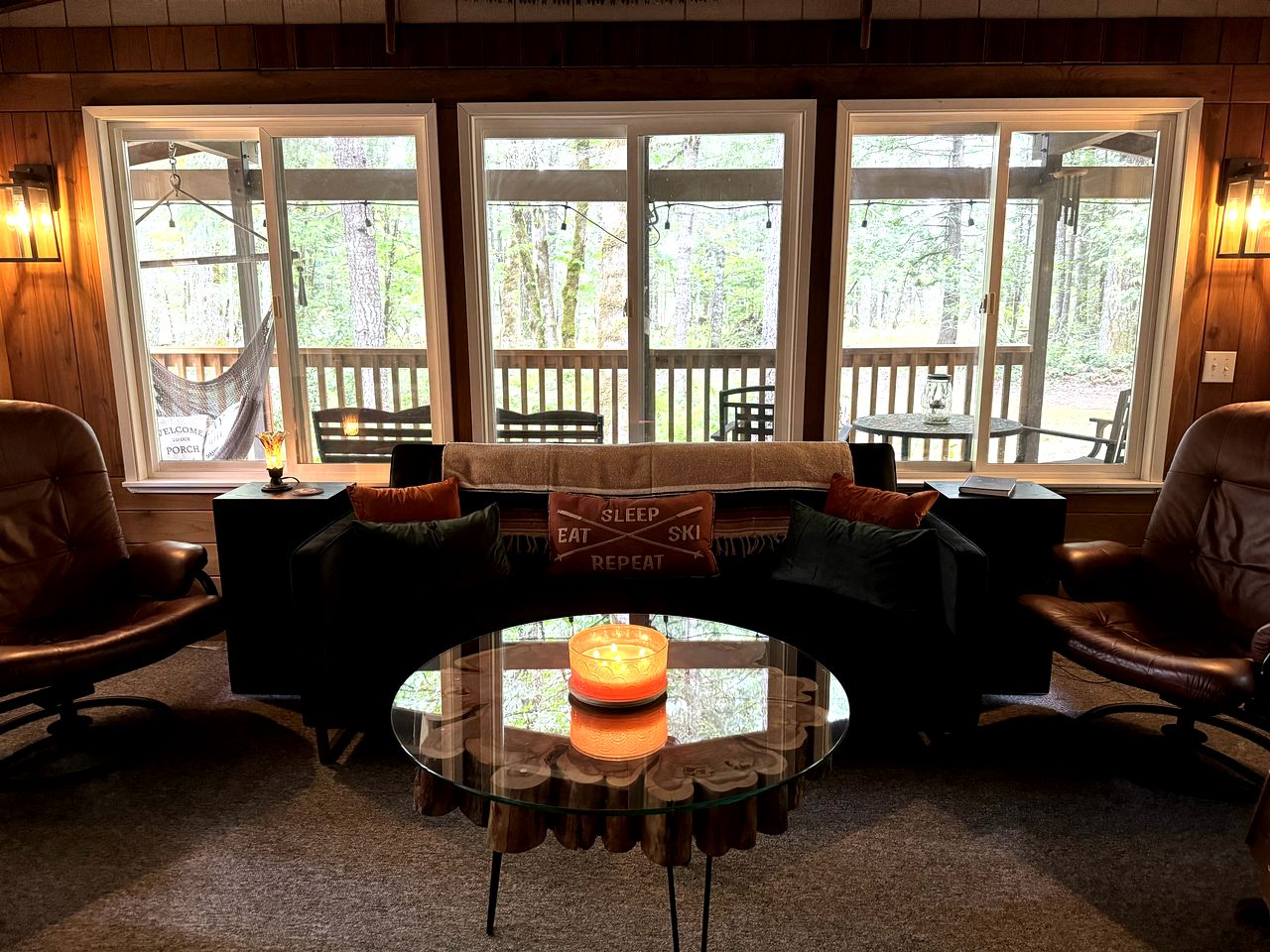 Charming Cabin Rental with Mountain Views in Packwood, Washington