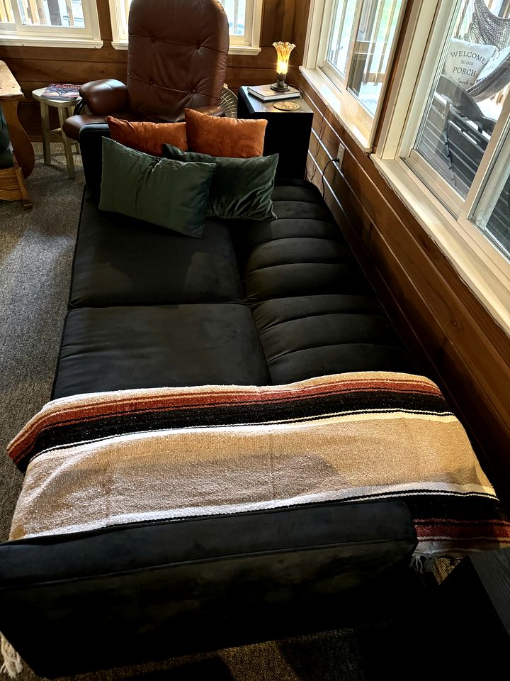 Charming Cabin Rental with Mountain Views in Packwood, Washington
