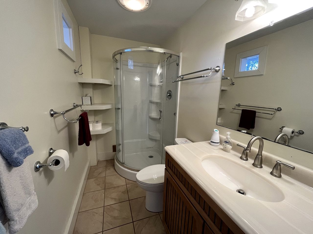 Pet Friendly Cottage with Stunning Views in Boothbay Harbor, Maine