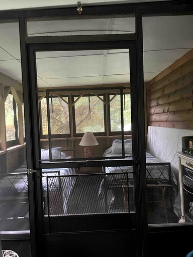 Cabins (United States of America, Erwin, Tennessee)