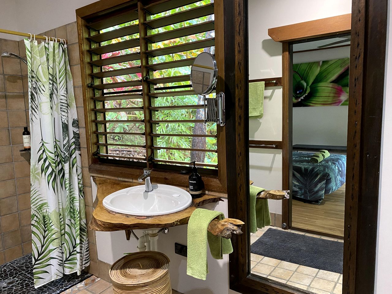 Romantic Cabin Rental with Exotic Fruit Trees in Cairns, Queensland