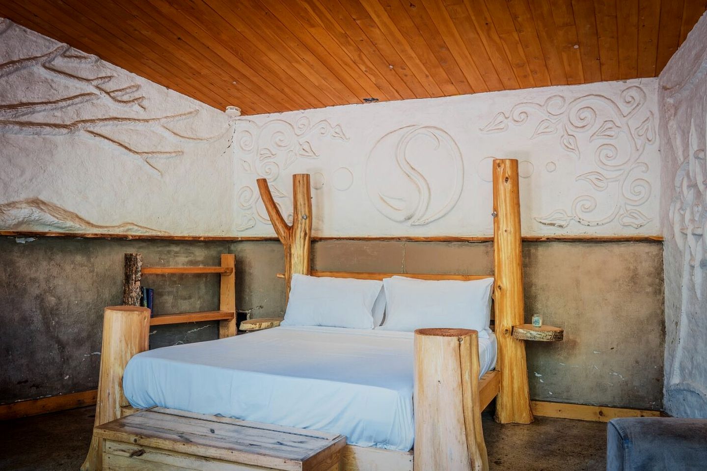 Unique Eco-Friendly Cabin Overlooking Forests and Laurentian Mountains in Quebec