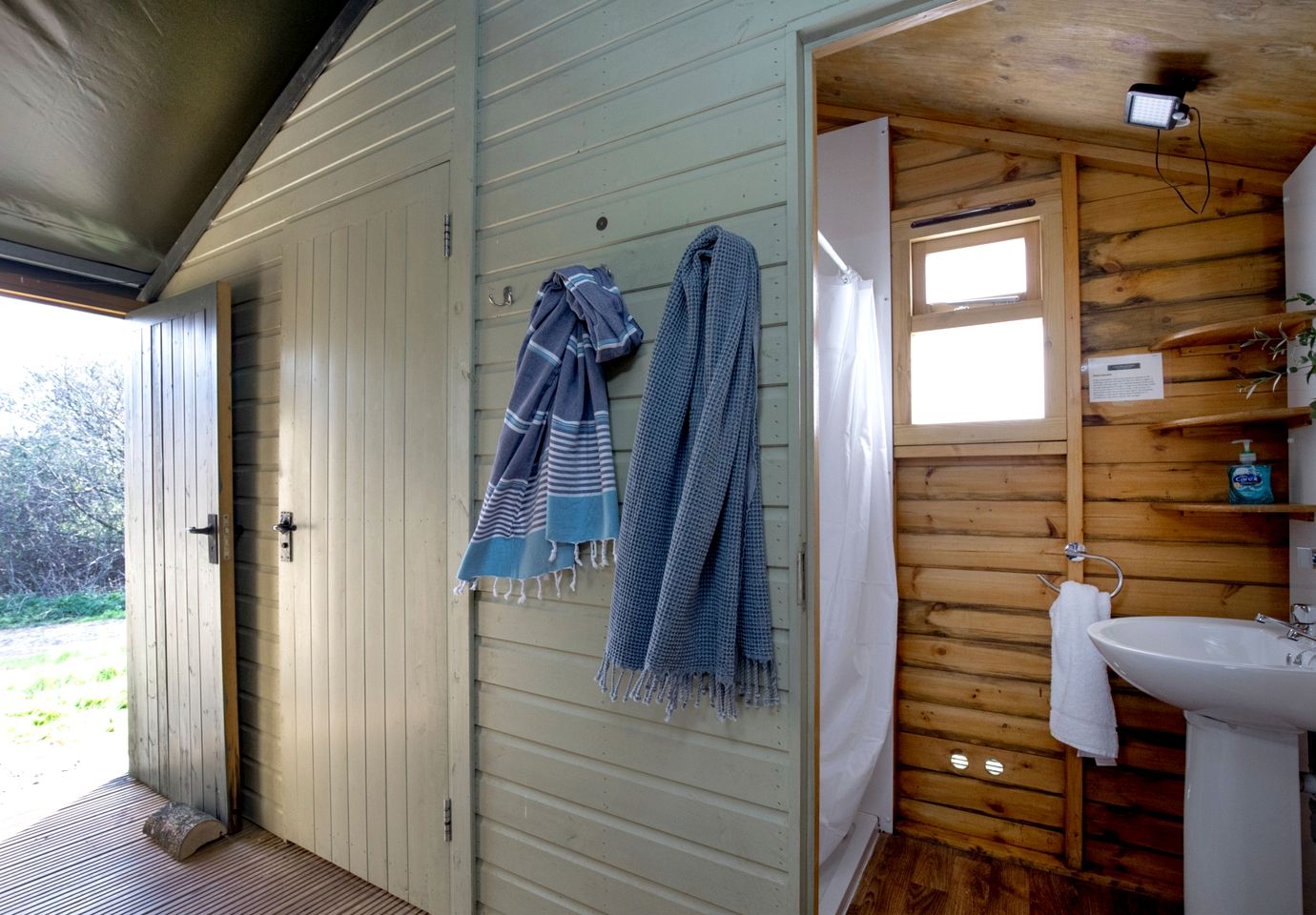 Rustic Tented Cabin for Six Guests in Rutland County, England