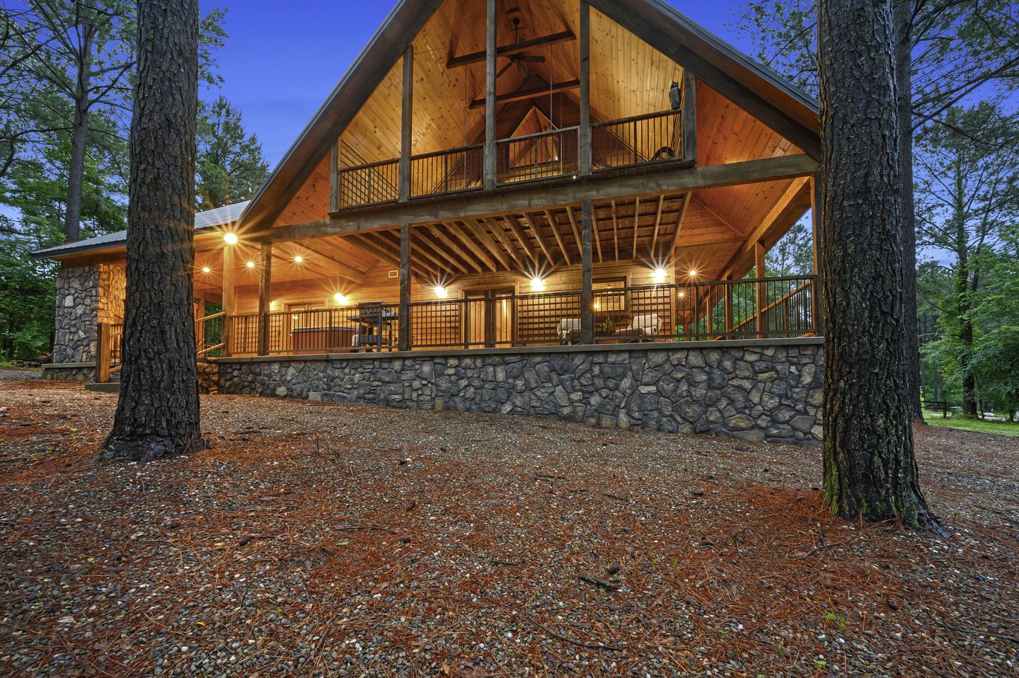 Secluded Cabin with Hot Tub Perfect for a Romantic Getaway in the Ouachita Mountains