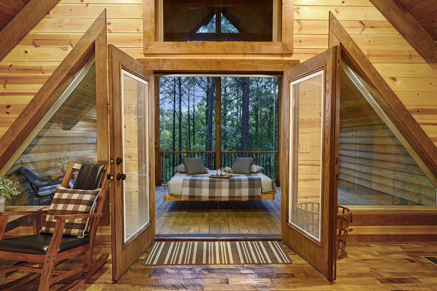 Secluded Cabin with Hot Tub Perfect for a Romantic Getaway in the Ouachita Mountains