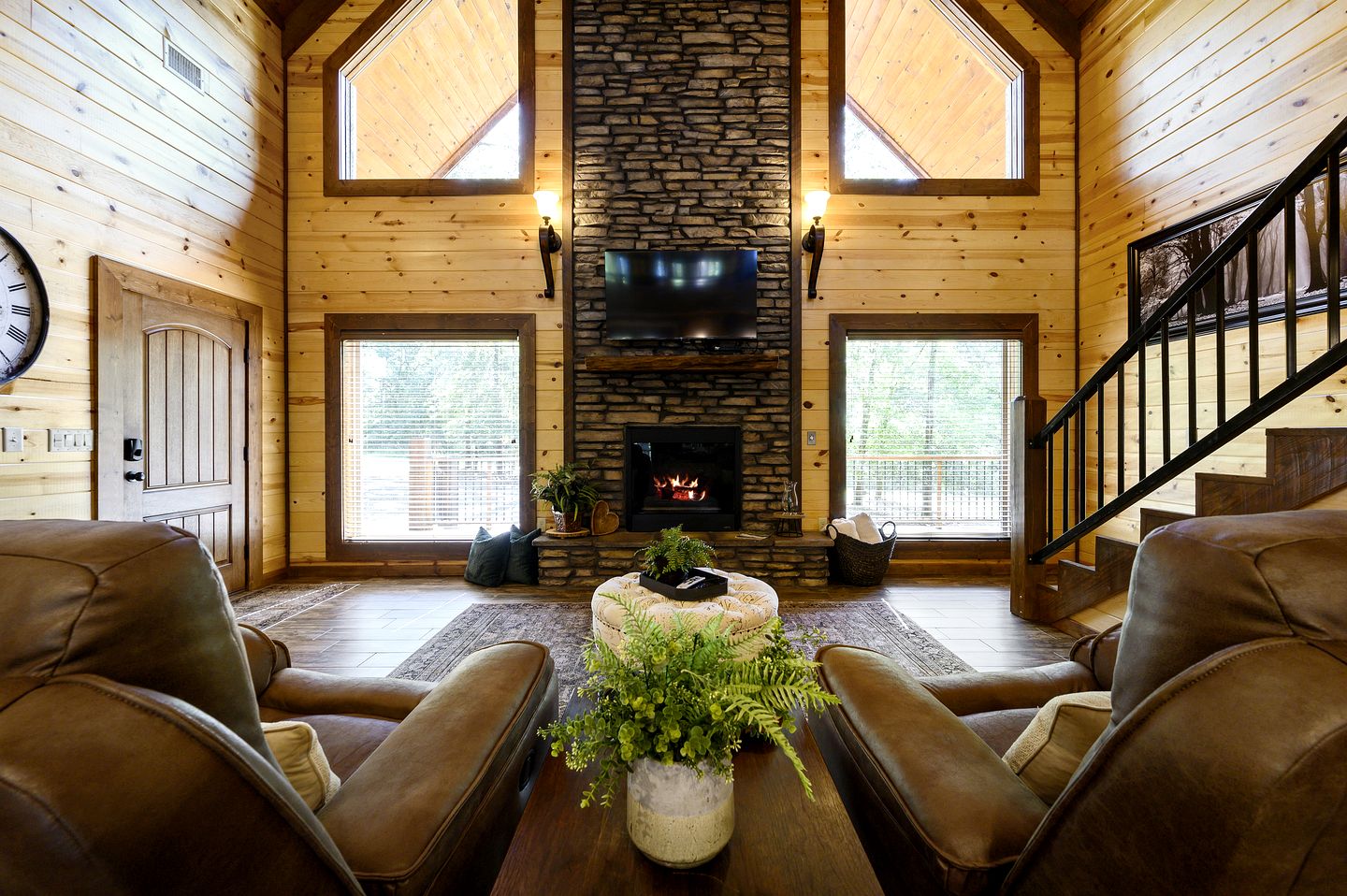 Secluded Cabin with Hot Tub Perfect for a Romantic Getaway in the Ouachita Mountains