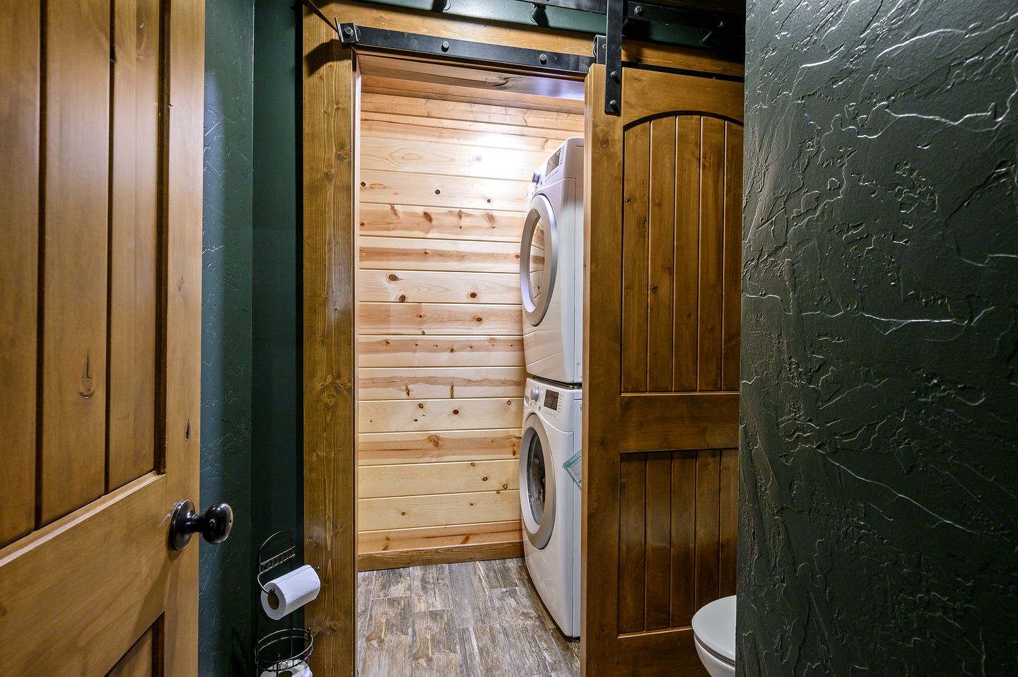 Secluded Cabin with Hot Tub Perfect for a Romantic Getaway in the Ouachita Mountains