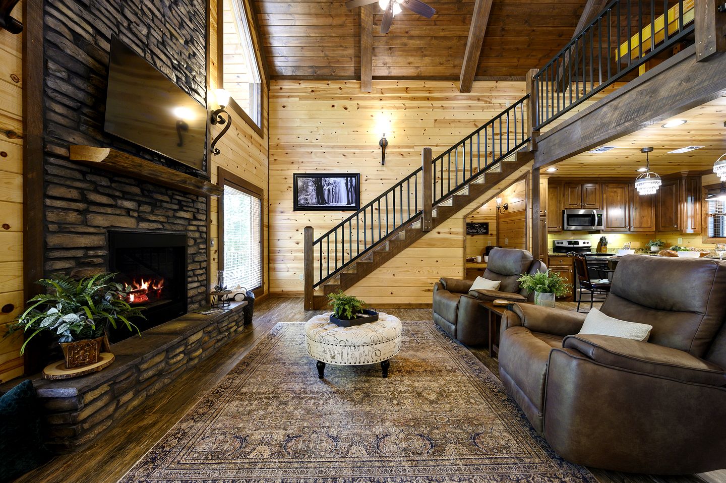 Secluded Cabin with Hot Tub Perfect for a Romantic Getaway in the Ouachita Mountains
