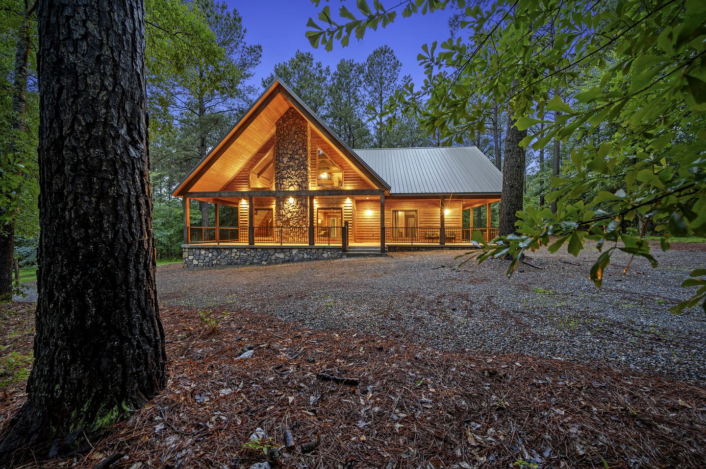 Secluded Cabin with Hot Tub Perfect for a Romantic Getaway in the Ouachita Mountains