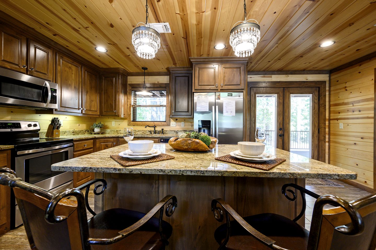 Secluded Cabin with Hot Tub Perfect for a Romantic Getaway in the Ouachita Mountains