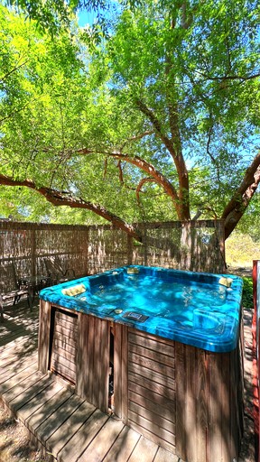 Cabins (United States of America, Geyserville, California)