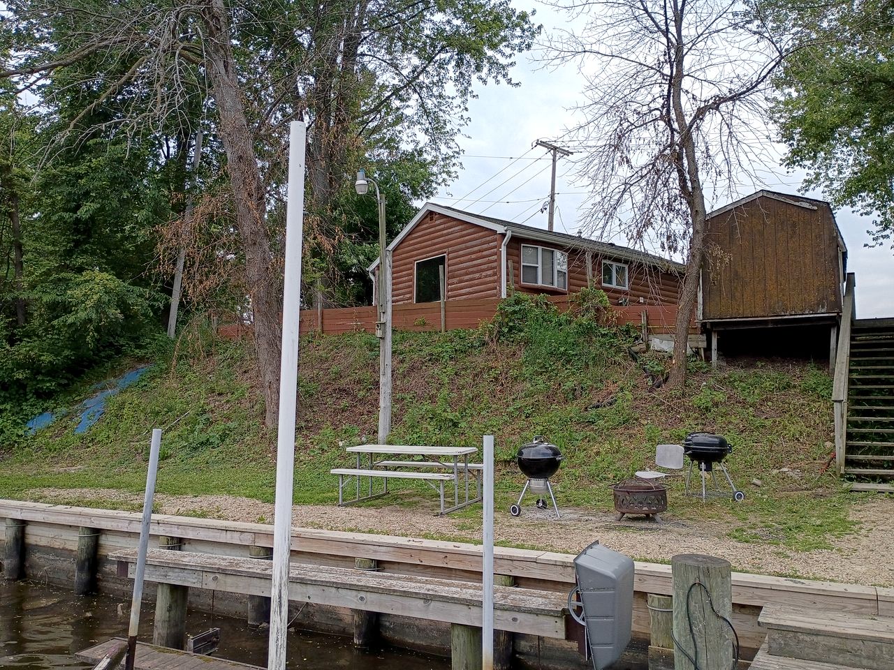 Rustic Cabin Rental Along the Wolf River in Fremont, Wisconsin