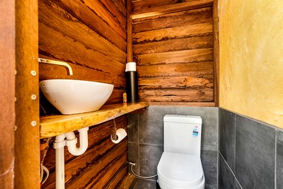 Family-Friendly Cabin with Private Pond in Nannup, Western Australia - Photo 2