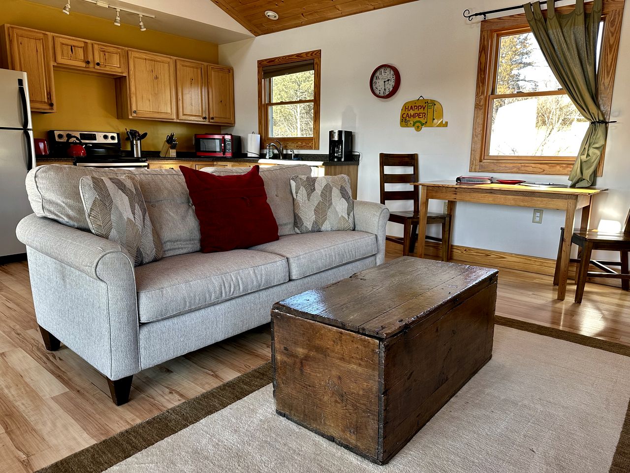 Luxurious Cabin Rental with Stunning Views and a Hot Tub in Shenandoah Valley, Virginia