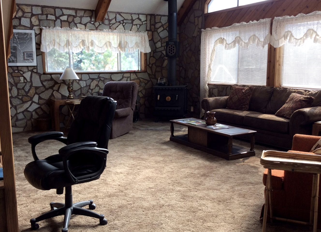 Secluded Cabin Rental with a Covered Back Deck in Elk City, Idaho