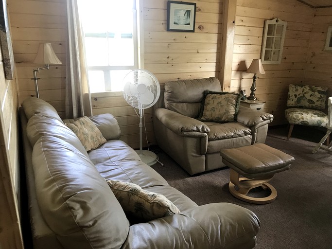 Cottages (Canada, Callander, Ontario)