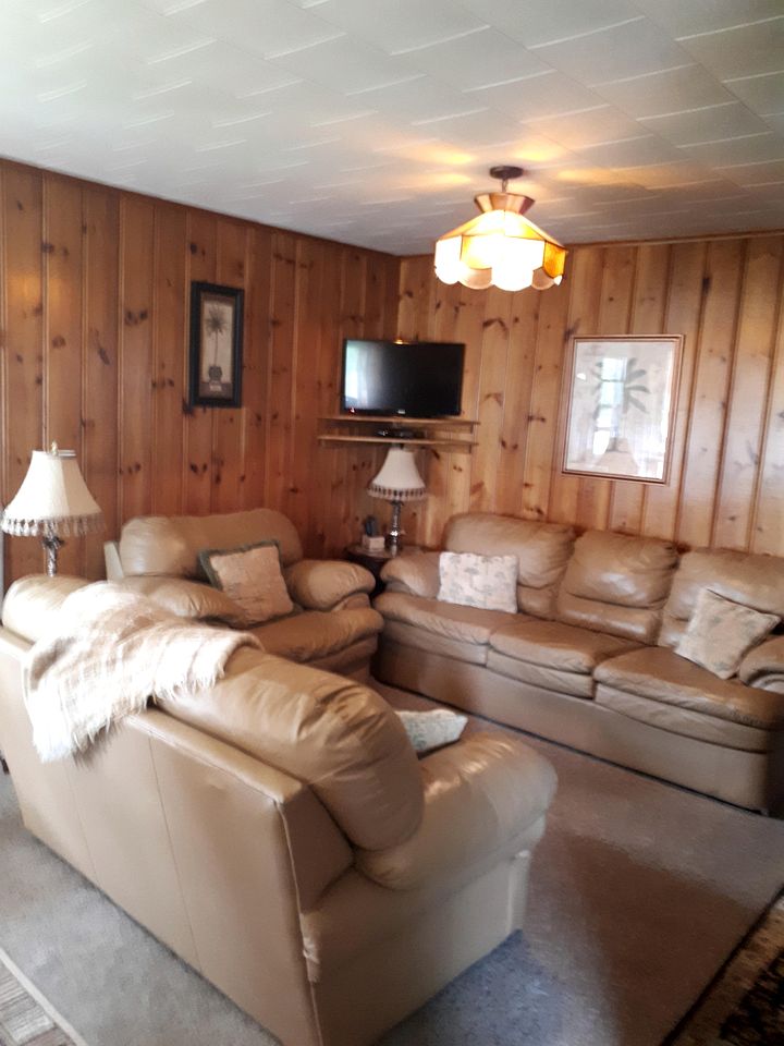 Rustic Cottage for Fishing Vacation on Lake Nipissing in Ontario