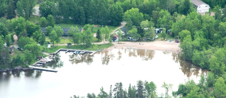 Cottages (Canada, Callander, Ontario)