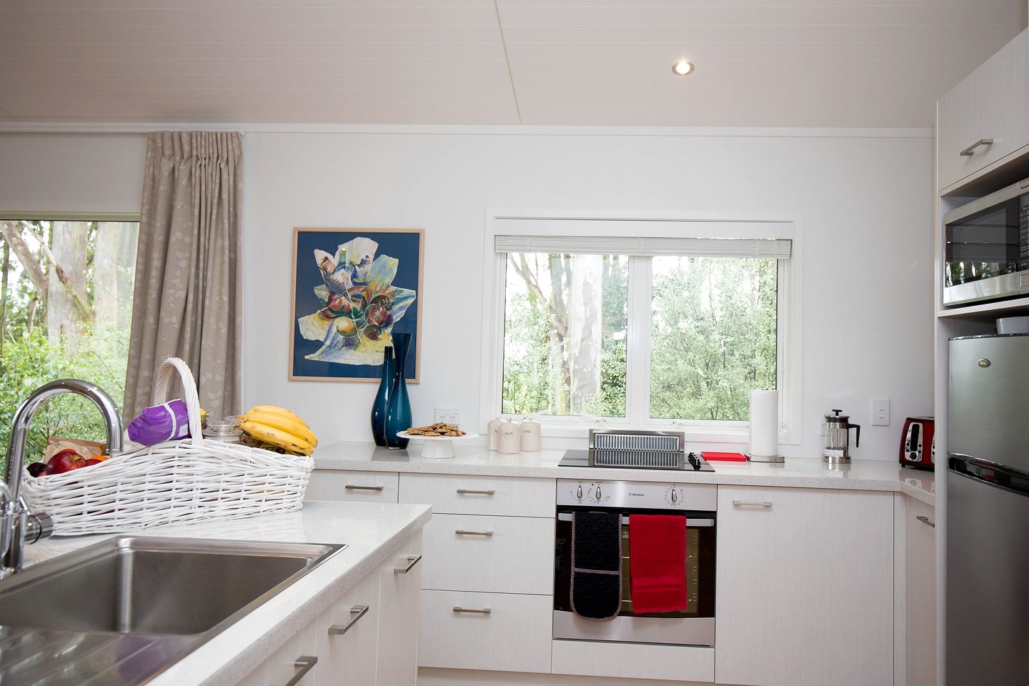 A quiet garden retreat where birdsong sets the pace., New Zealand