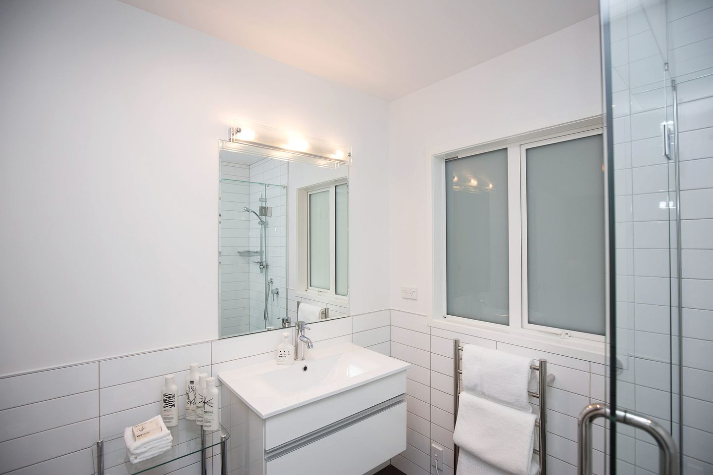 A quiet garden retreat where birdsong sets the pace., New Zealand