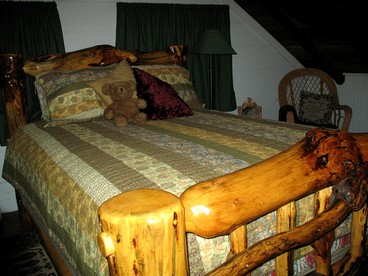 Secluded Forest Cabin in Rhododendron near Mt Hood Village in Oregon photo 3