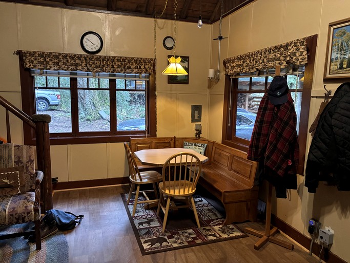 Cabins (United States of America, Rhododendron, Oregon)