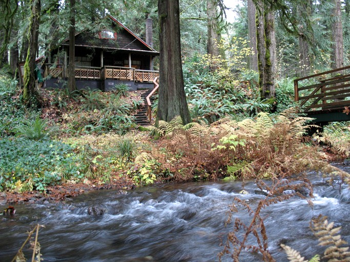 Cabins (United States of America, Rhododendron, Oregon)