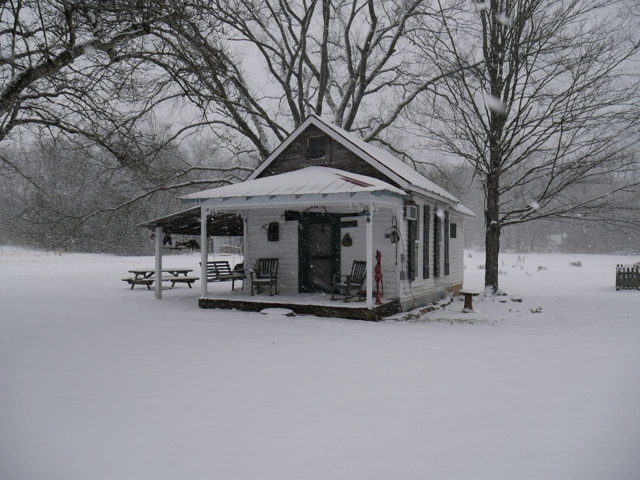 Cozy Cottage on a Working Farm near Fayetteville, Tennessee