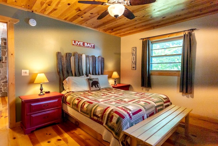 Cabins (United States of America, Cushing, Minnesota)