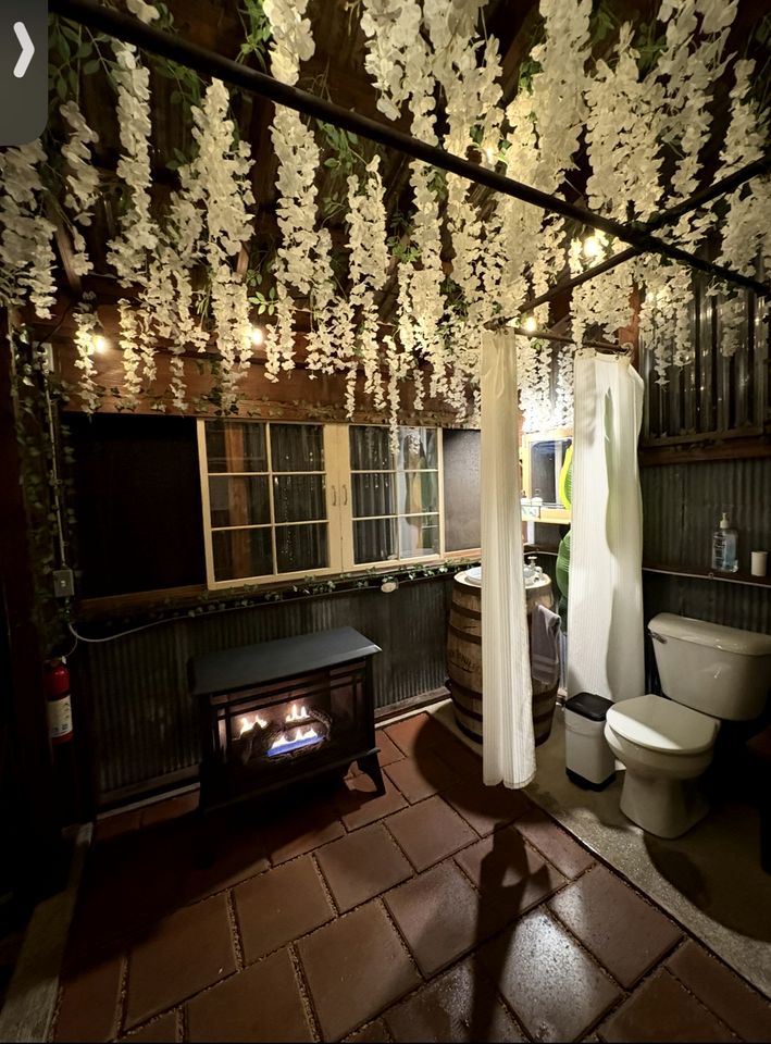 Tree House Glamping near Fall Creek Falls State Park and Chattanooga, Tennessee