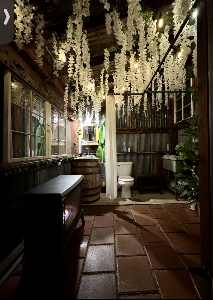 Tree House Glamping near Fall Creek Falls State Park and Chattanooga, Tennessee