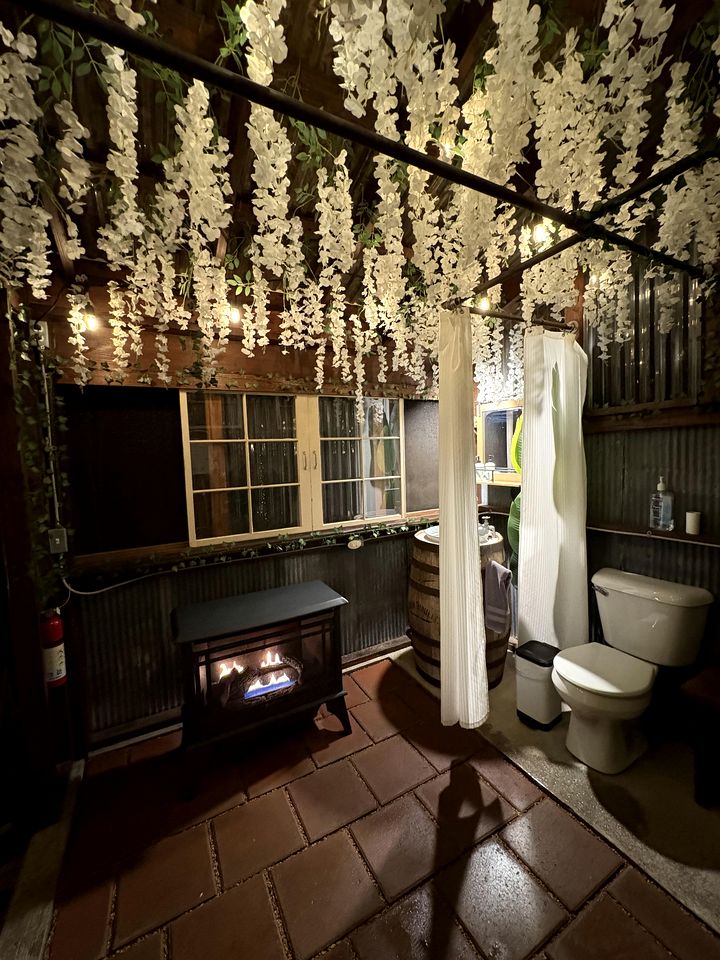 Tree House Glamping near Fall Creek Falls State Park and Chattanooga, Tennessee