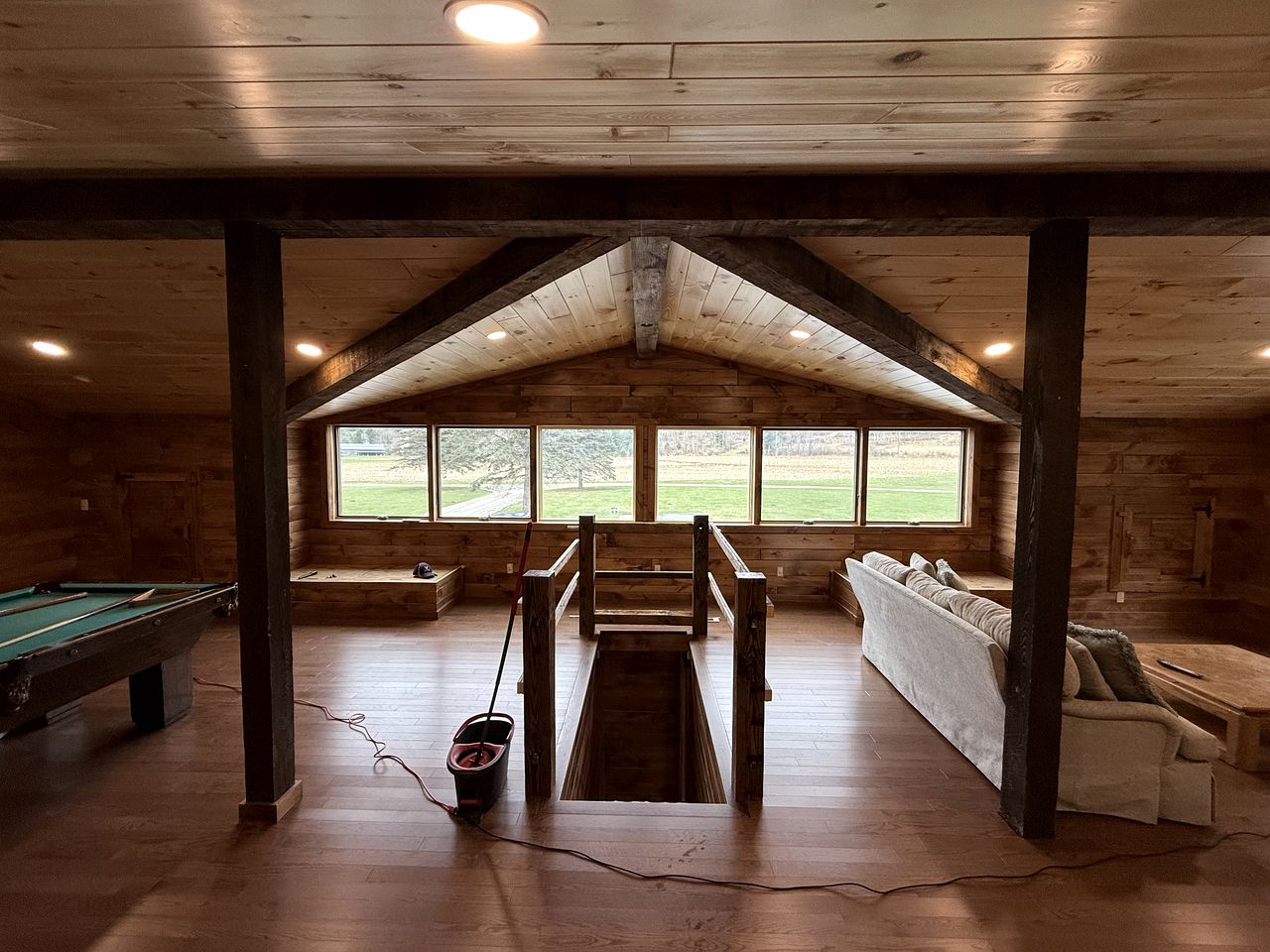 Upscale Rustic Cabin Surrounded by Spacious Pennsylvania Countryside near Pine Creek Gorge