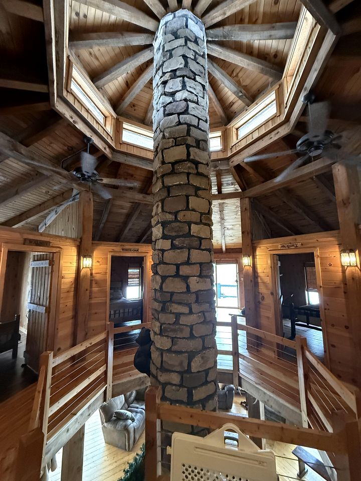 Upscale Rustic Cabin Surrounded by Spacious Pennsylvania Countryside near Pine Creek Gorge