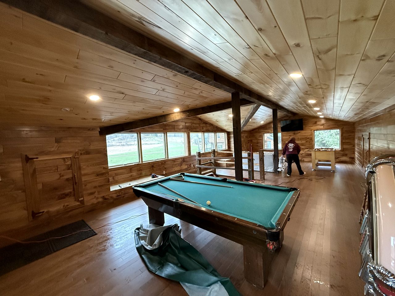 Upscale Rustic Cabin Surrounded by Spacious Pennsylvania Countryside near Pine Creek Gorge