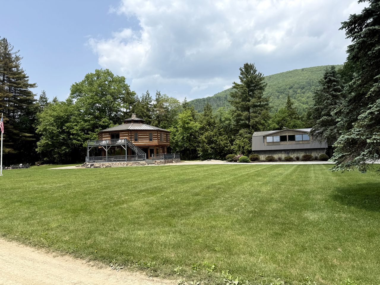 Upscale Rustic Cabin Surrounded by Spacious Pennsylvania Countryside near Pine Creek Gorge