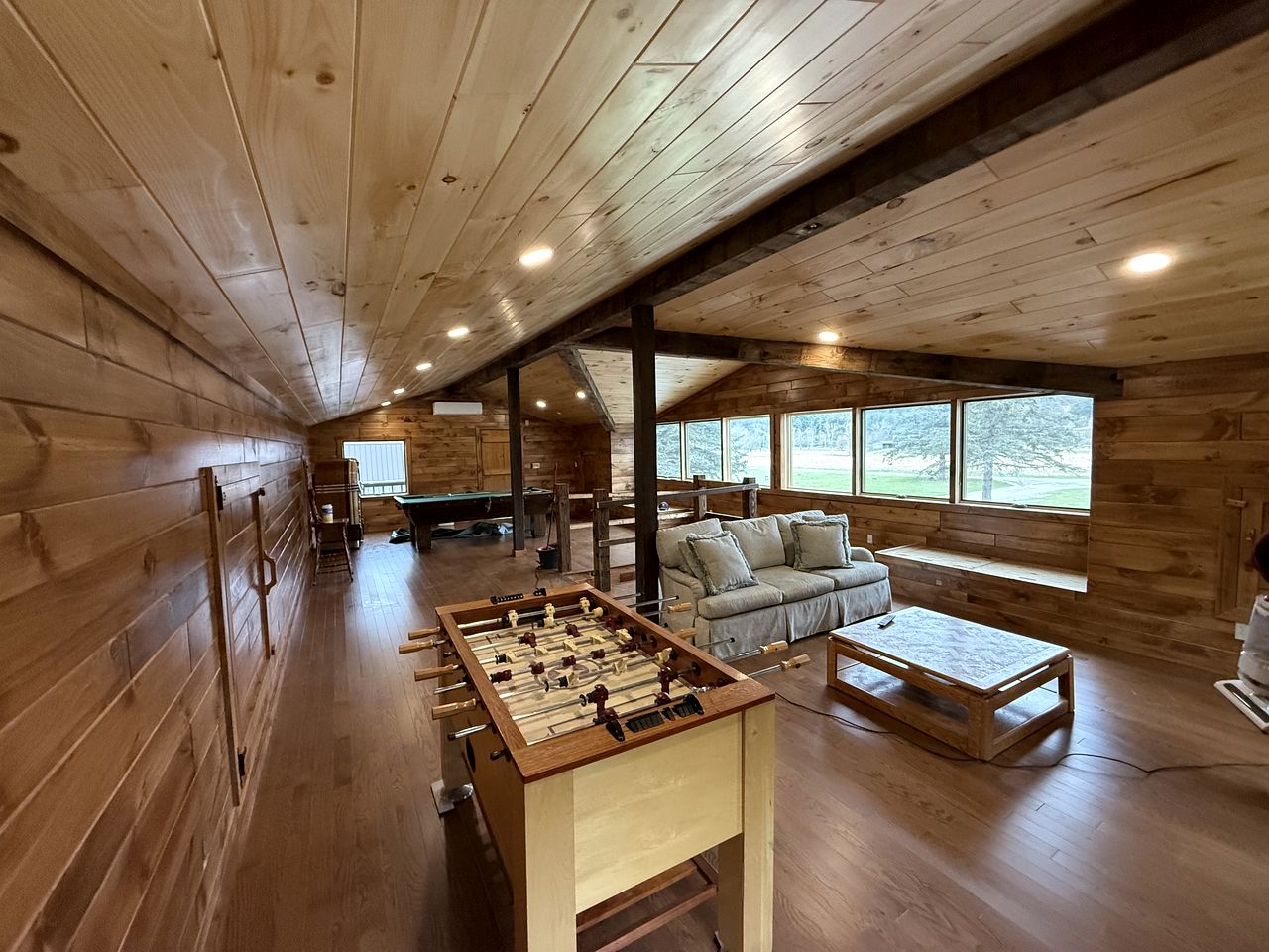 Upscale Rustic Cabin Surrounded by Spacious Pennsylvania Countryside near Pine Creek Gorge