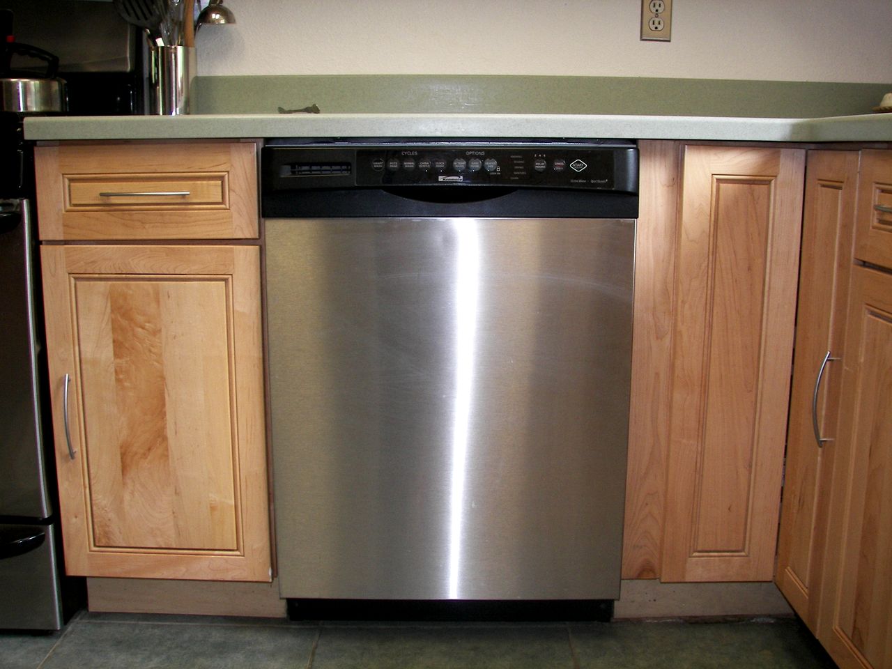 Riverside Cabin with Rare Claw-Foot Bathtub, Montana