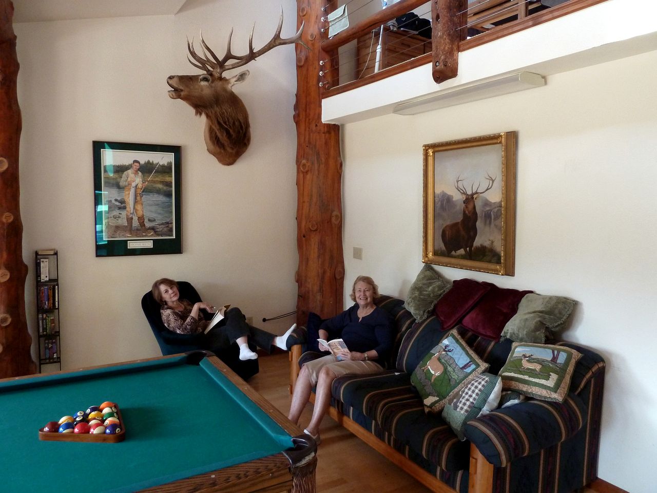 Riverside Cabin with Rare Claw-Foot Bathtub, Montana