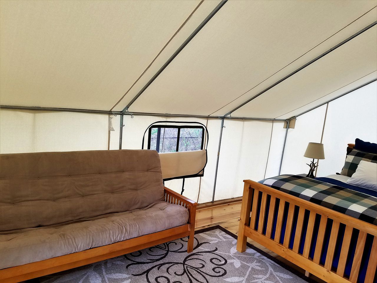 Couples' Rental near St. Louis Missouri