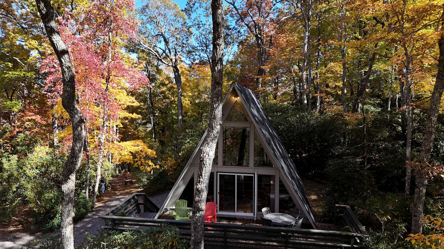 Deluxe A-Frame Chalet in Front of Waterfall in Blue Ridge Mountains, North Carolina