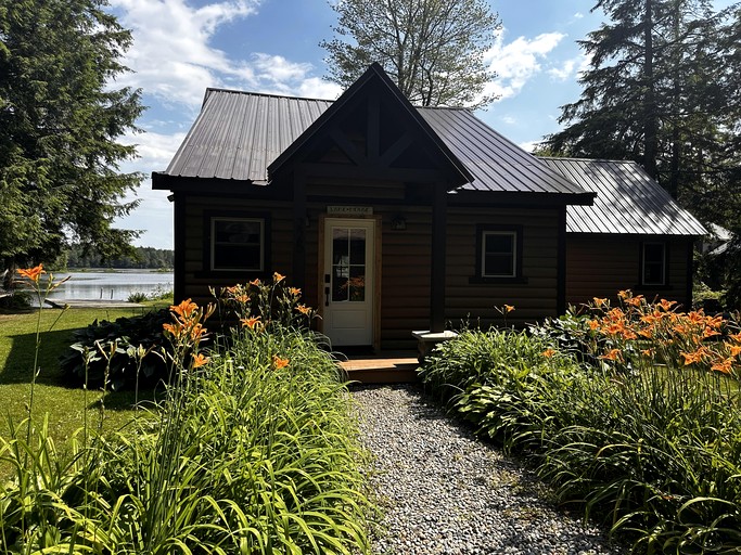 Cabins (United States of America, Salisbury, New York)