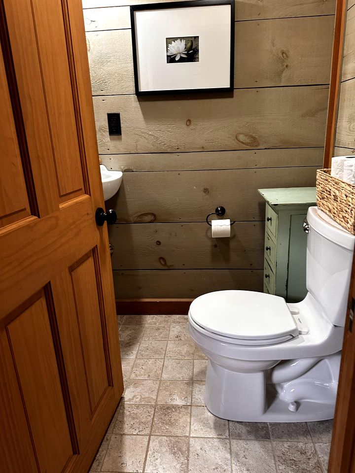 Lakefront Cabin Getaway near Adirondack Mountains in Salisbury, New York