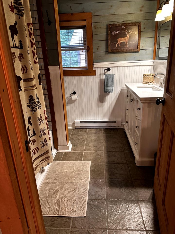 Lakefront Cabin Getaway near Adirondack Mountains in Salisbury, New York