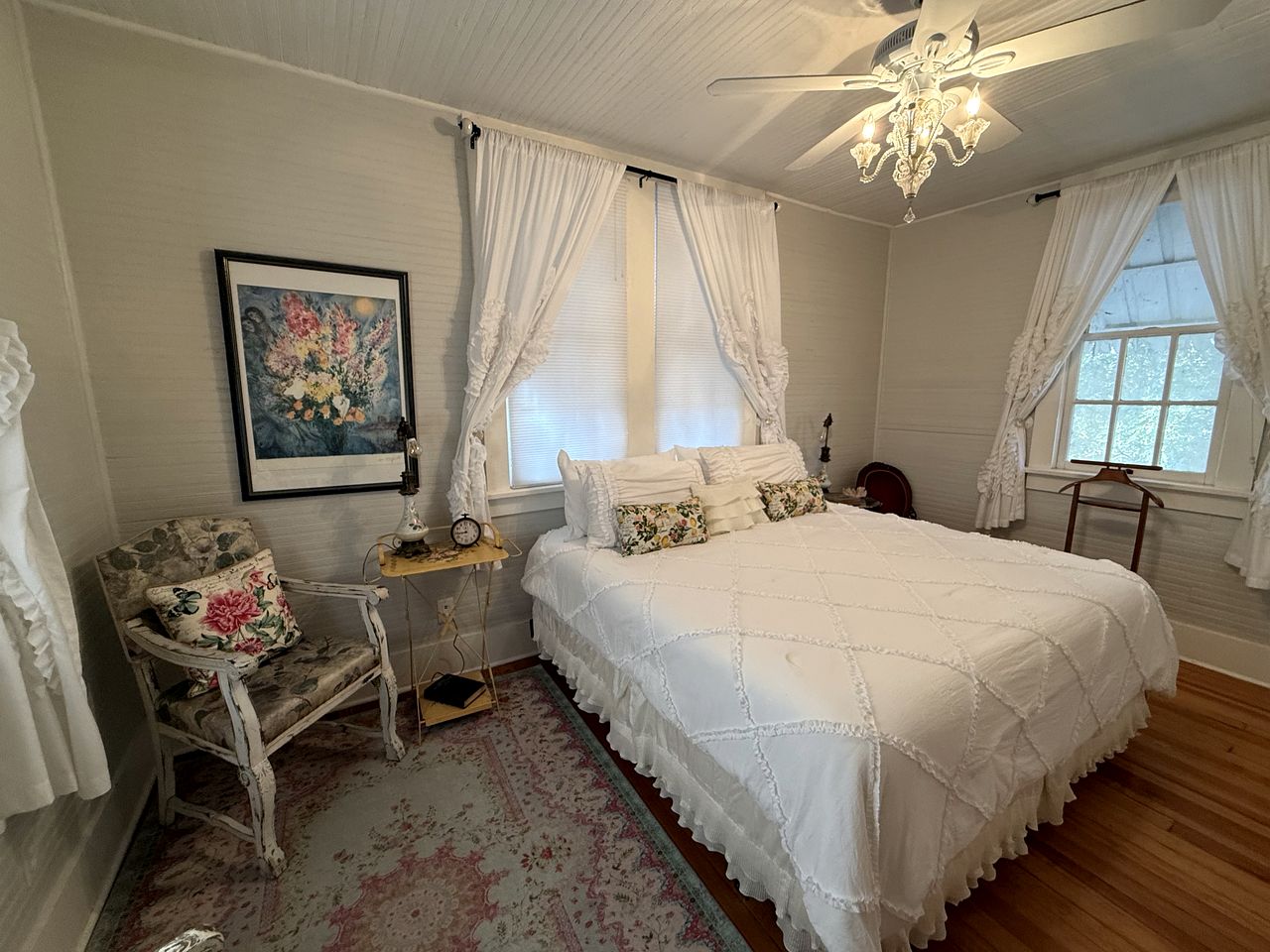 Historic Cottage Rental near Bentsen-Rio Grande Valley State Park in Mission, Texas