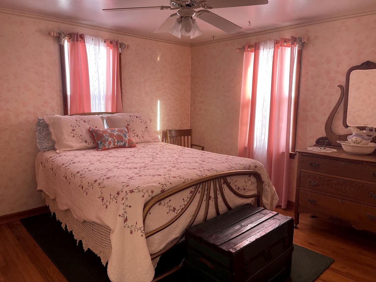 Cozy Cottage Rental for Six on a Working Ranch in Crawford, Nebraska