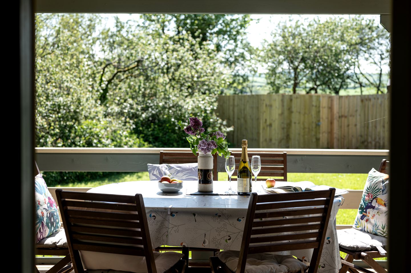 Charming Tiny House Rental with a Hot Tub in Cornwall, England