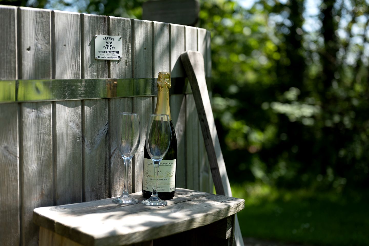 Charming Tiny House Rental with a Hot Tub in Cornwall, England