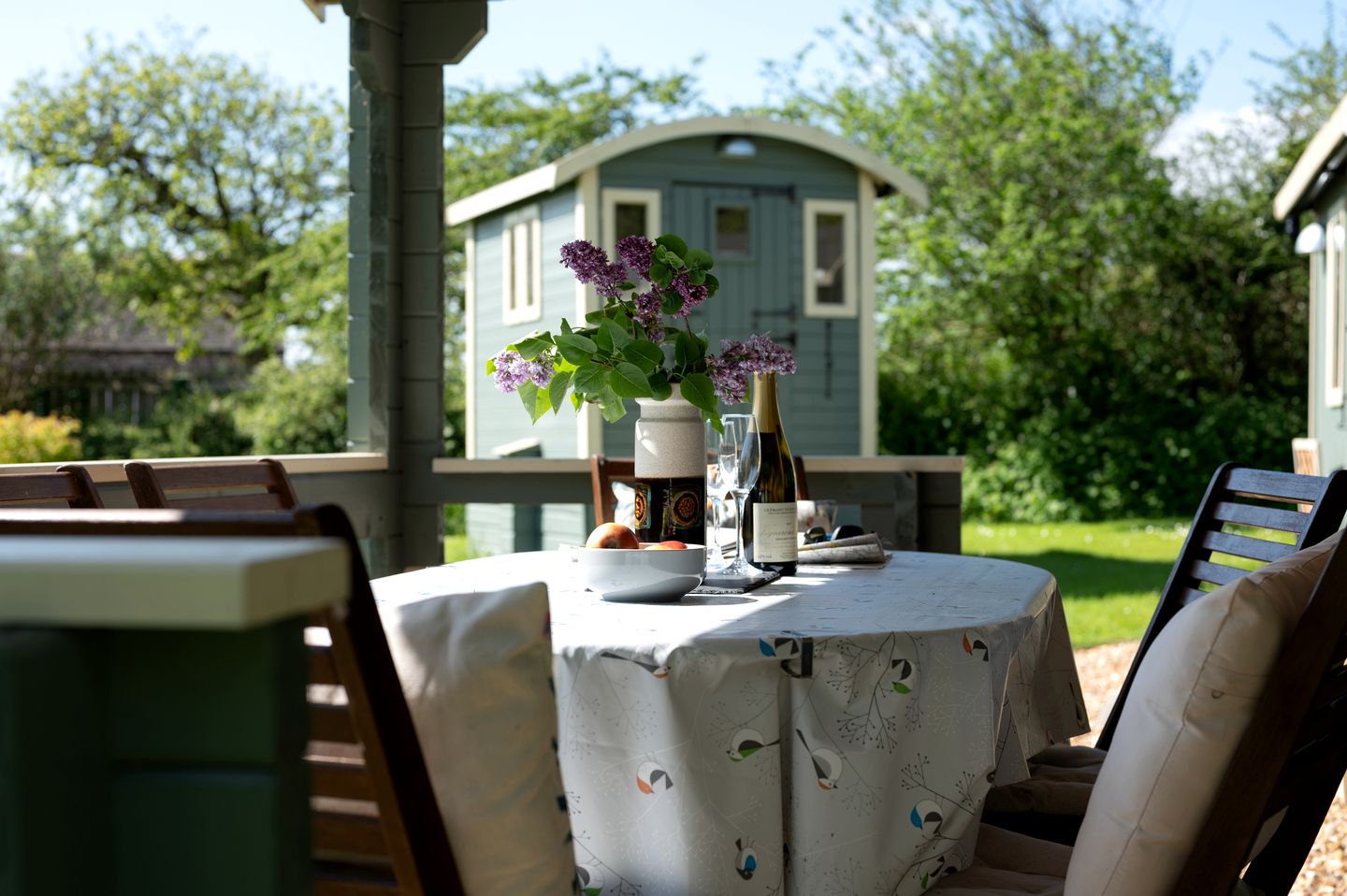 Charming Tiny House Rental with a Hot Tub in Cornwall, England