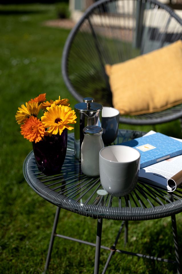 Charming Tiny House Rental with a Hot Tub in Cornwall, England